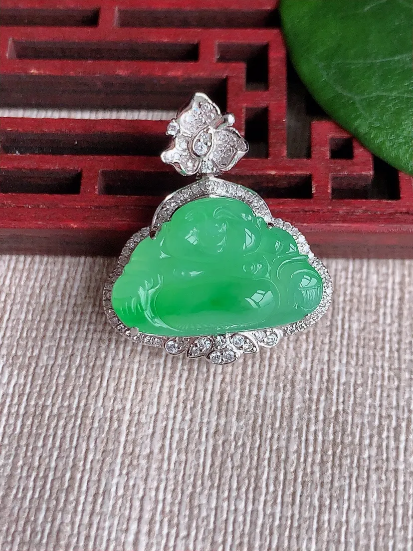 天然A货翡翠18K金伴满绿佛公吊坠尺寸25.5×21.8×9裸石12×19.4m量4.93g 0603