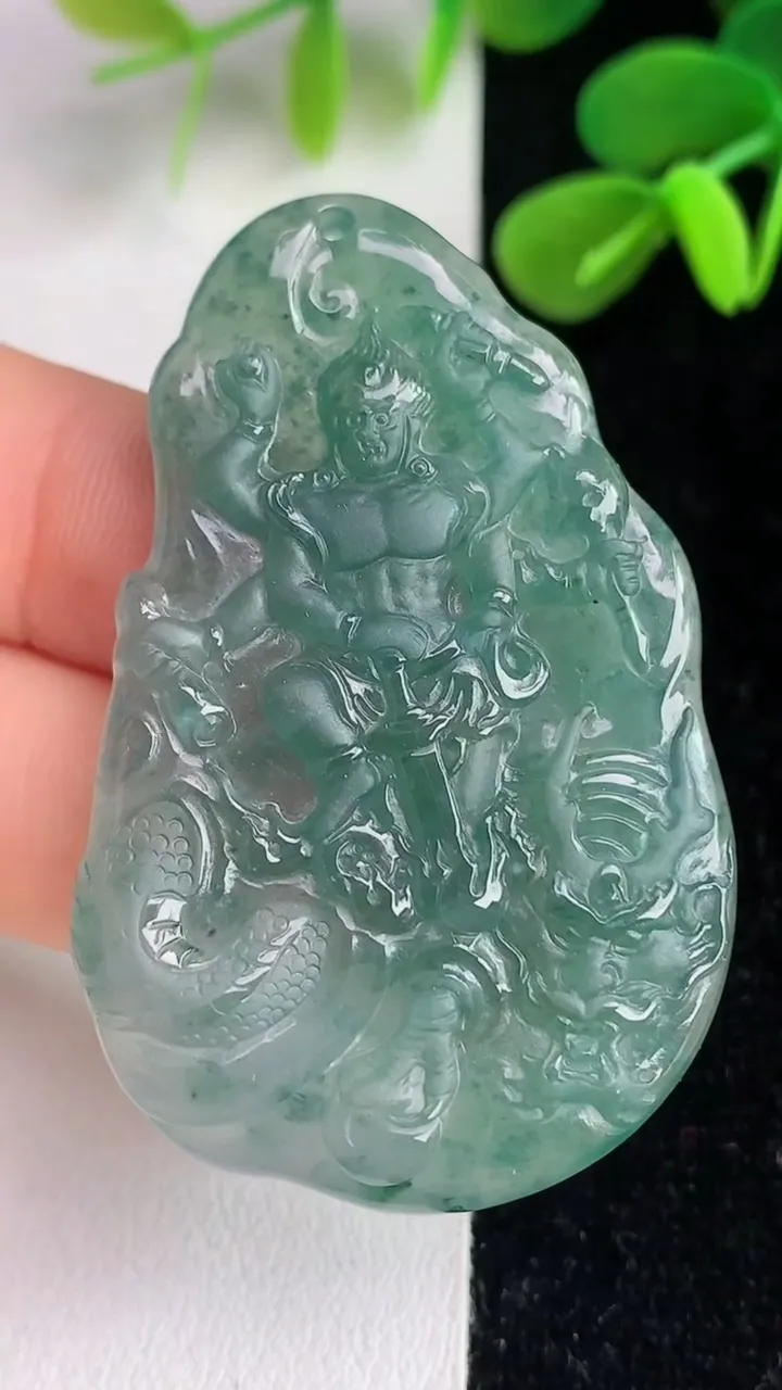天然A货翡翠蓝水不动明王吊坠，尺寸50-32-4.7，重:14.58g
6月4日