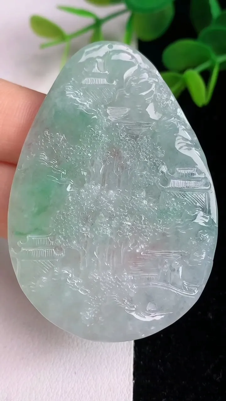 天然A货翡翠山水牌吊坠，尺寸57.3-40.8-4.5，重量:22.83g
6月4日