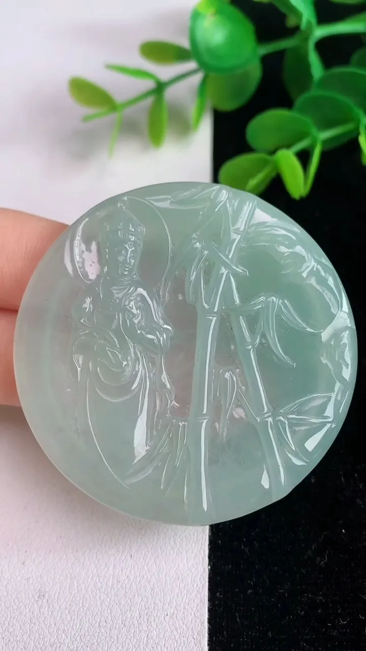 天然A货翡翠观音菩萨吊坠，尺寸52-5，重:27.13g
6月4日