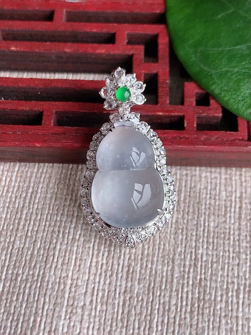 天然A货翡翠18K金伴白月光葫芦吊坠尺寸27.7×14.7×10.7裸石15.7×10.5m量3.4