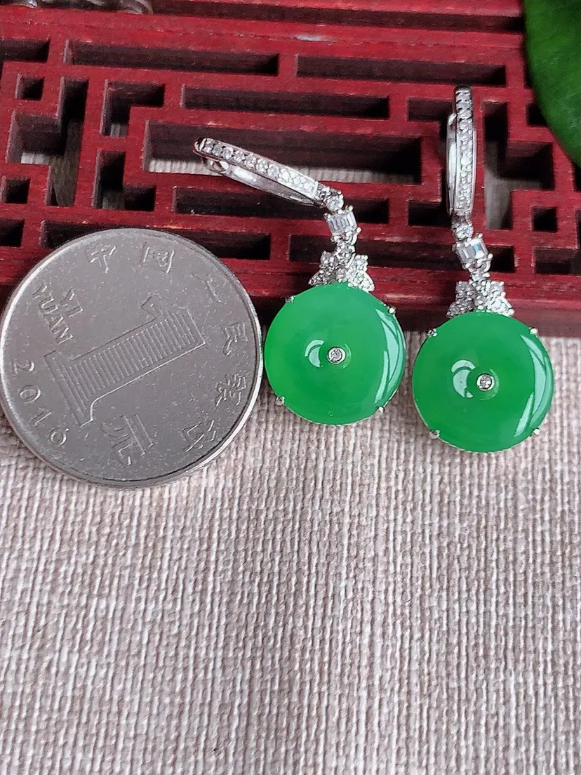 天然A货翡翠18K金伴钻镶嵌阳绿平安扣耳坠 尺寸12.8×4mm 重量5.84g 0603