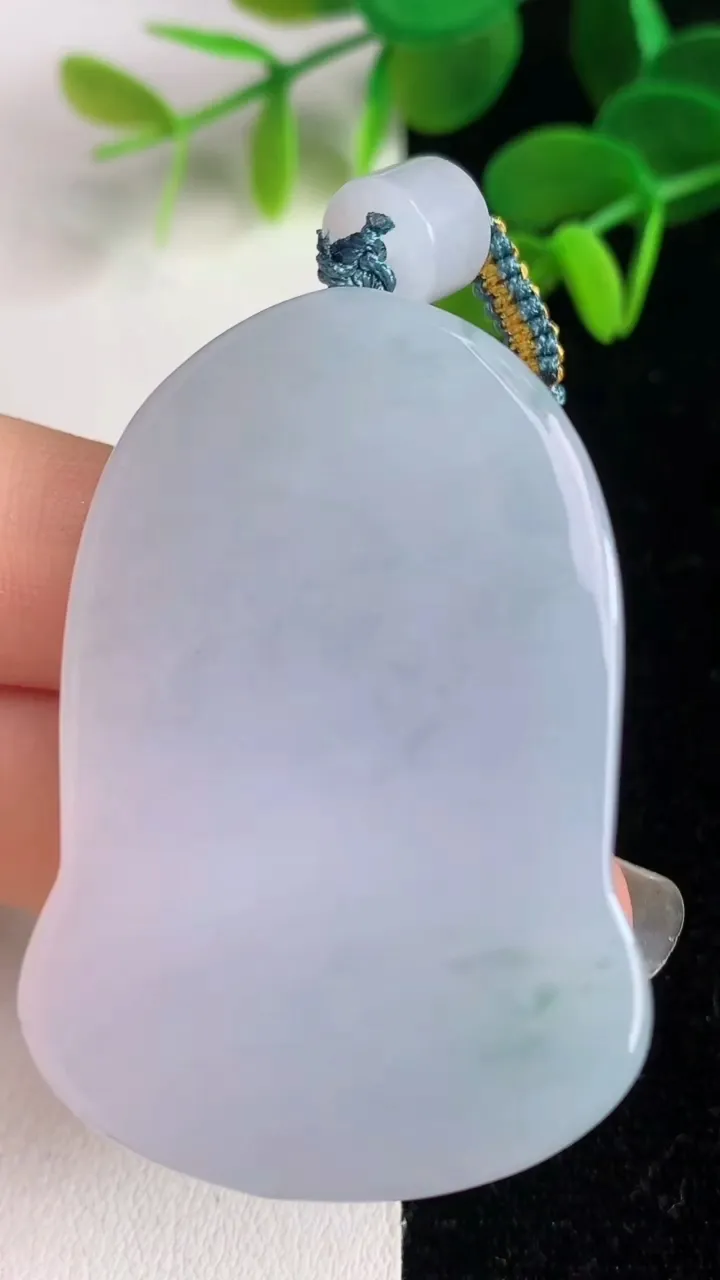 天然A货翡翠飘花素衣观音吊坠，尺寸49.2-33-10.6，重量:39.65g
6月4日
