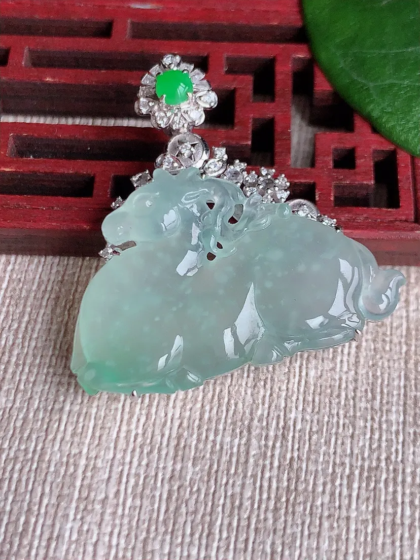 天然A货翡翠18K金伴晴水唐马吊坠尺寸34.6×21.5×34×6.5m量8.40g 0603