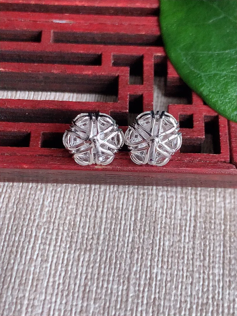 天然A货翡翠18K金伴钻镶嵌阳绿蛋面耳钉 尺寸5.5×4.4mm 重量2.20g 0603