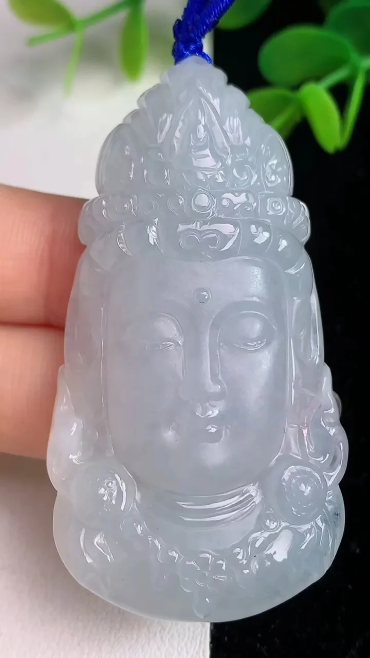 天然A货翡翠度母观音头吊坠，尺寸59.3-32.3-8.4，重量:30.27g
6月4日