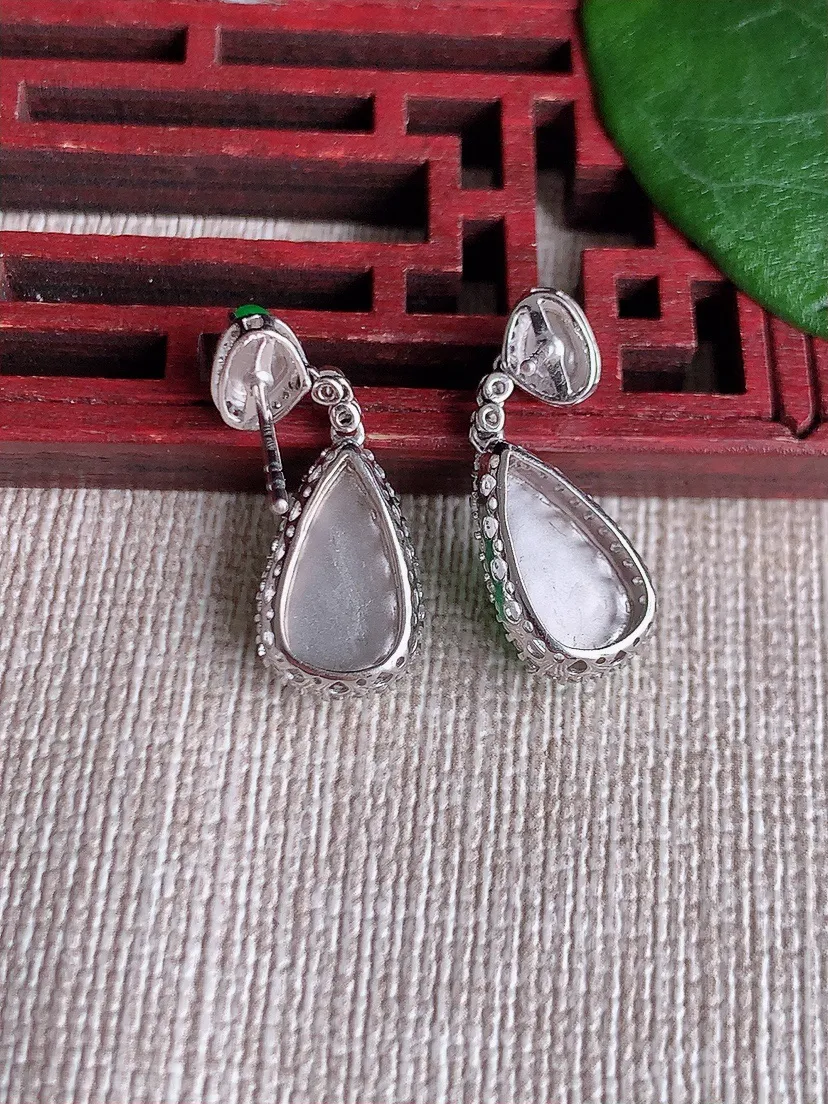 天然A货翡翠18K金伴钻镶嵌阳绿水滴耳坠 尺寸12×6.7×4.6mm 重量3.19g 0603
