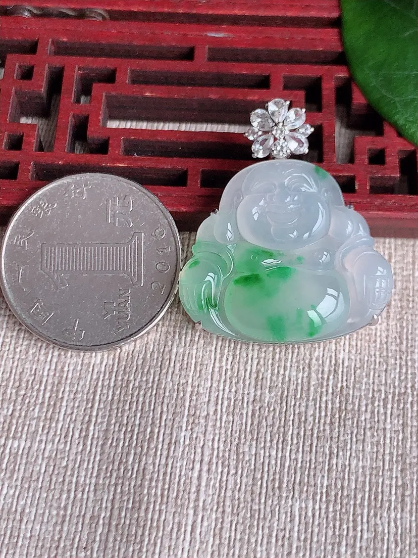 天然A货翡翠18K金伴飘绿佛公吊坠尺寸32.7×24×28.2×7m量6.79g 0603