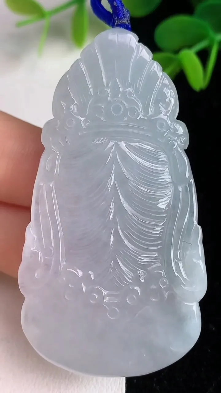 天然A货翡翠度母观音头吊坠，尺寸59.3-32.3-8.4，重量:30.27g
6月4日