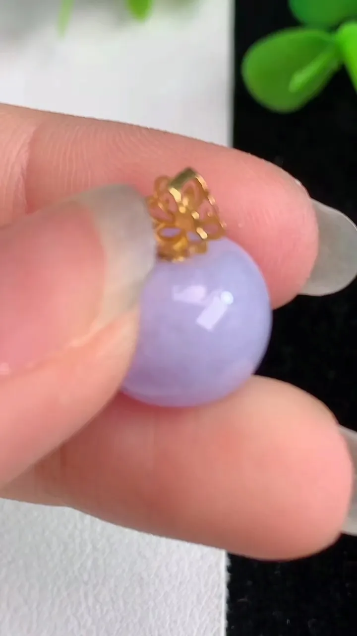 天然A货翡翠k金紫罗兰路路通吊坠，尺寸13.5-11，重量:4.26g
6月4日