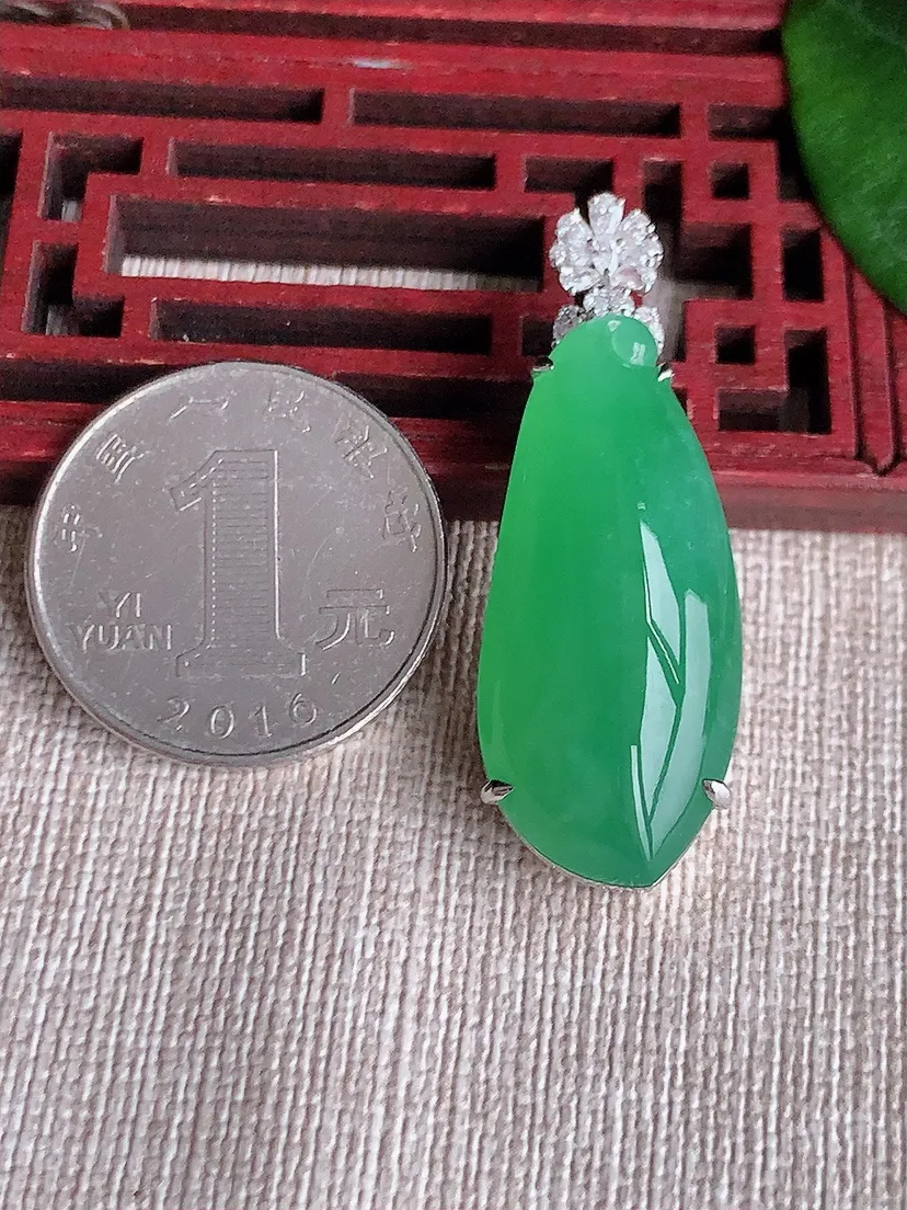 天然A货翡翠18K金伴满绿福瓜吊坠尺寸41.2×33×14.6×11.3m量13.75g 0603