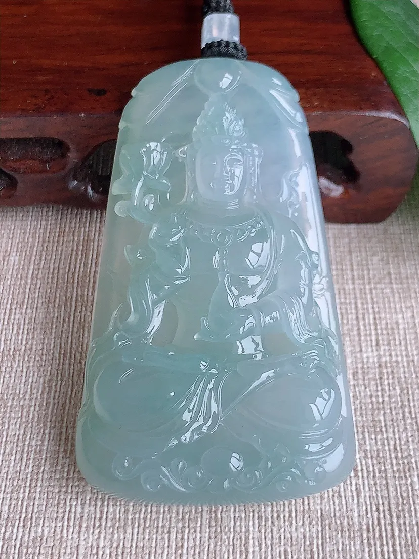 天然A货翡翠晴水大势至菩萨吊坠尺寸64.8×37.6×10.4m量56.43g 0604