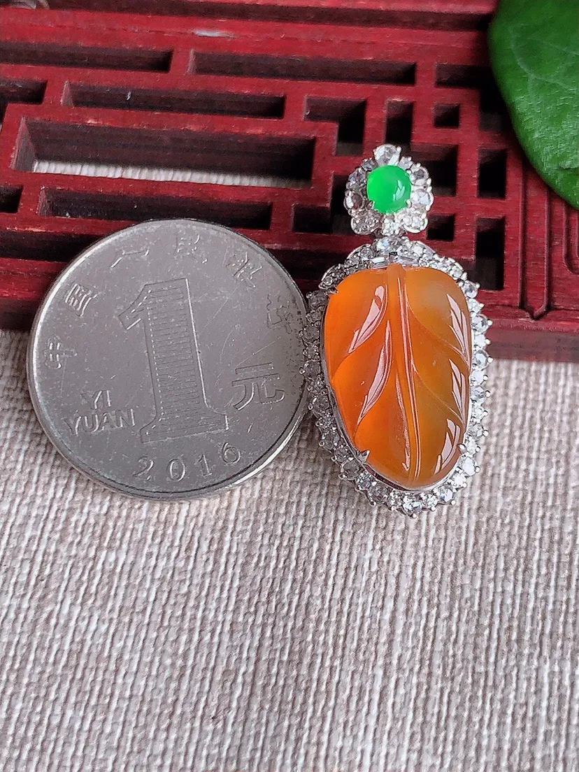 天然A货翡翠18K金伴红翡叶子金枝玉叶吊坠尺寸31×15.8×10裸石17.6×11.3m量6.00g 0604