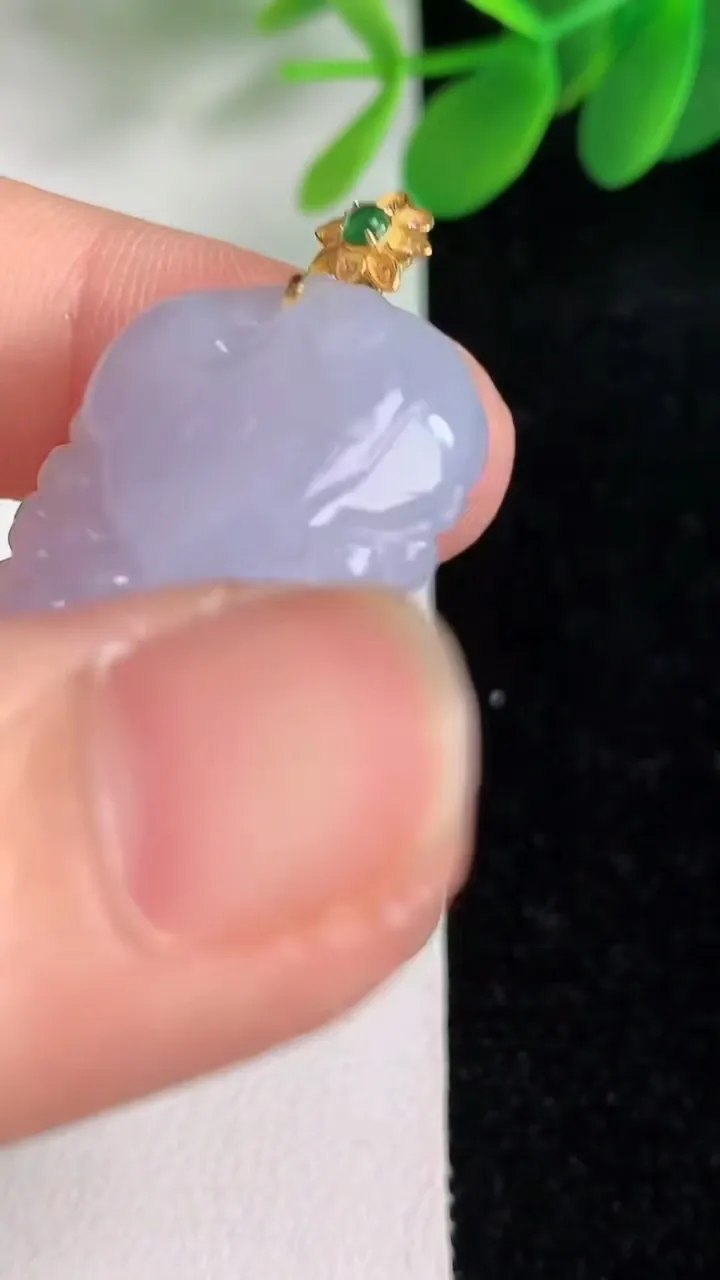 天然A货翡翠18k金紫罗兰多福多子葡萄吊坠，尺寸35.2-19.6-9.6，重量:12.67g
6月5日
