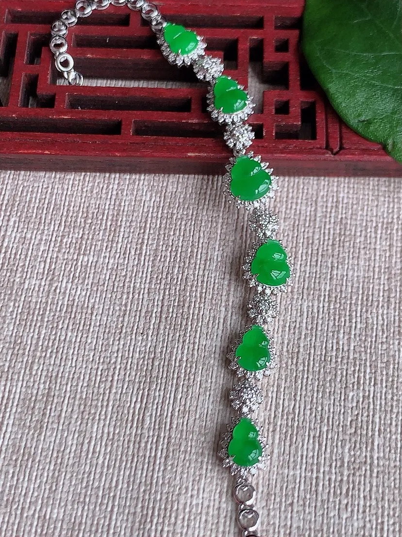 天然A货翡翠冰种18K金伴钻镶嵌阳绿葫芦手链 尺寸6.8×6×4.8mm 重量7.14g 0604