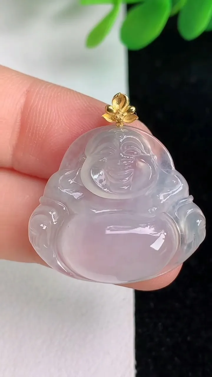 天然A货翡翠18k金飘花佛公吊坠，尺寸23.6-26.7-5.5，重量:5.43g
6月5日