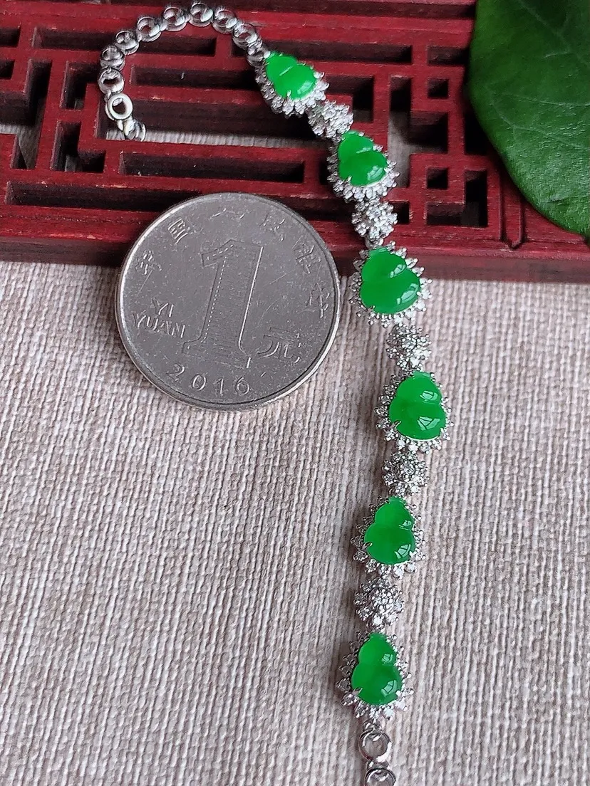天然A货翡翠冰种18K金伴钻镶嵌阳绿葫芦手链 尺寸6.8×6×4.8mm 重量7.14g 0604