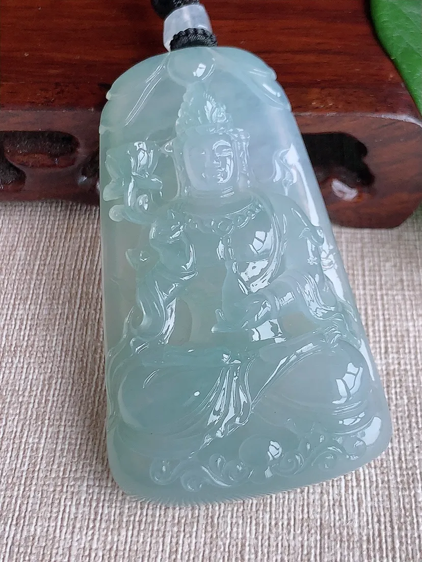 天然A货翡翠晴水大势至菩萨吊坠尺寸64.8×37.6×10.4m量56.43g 0604