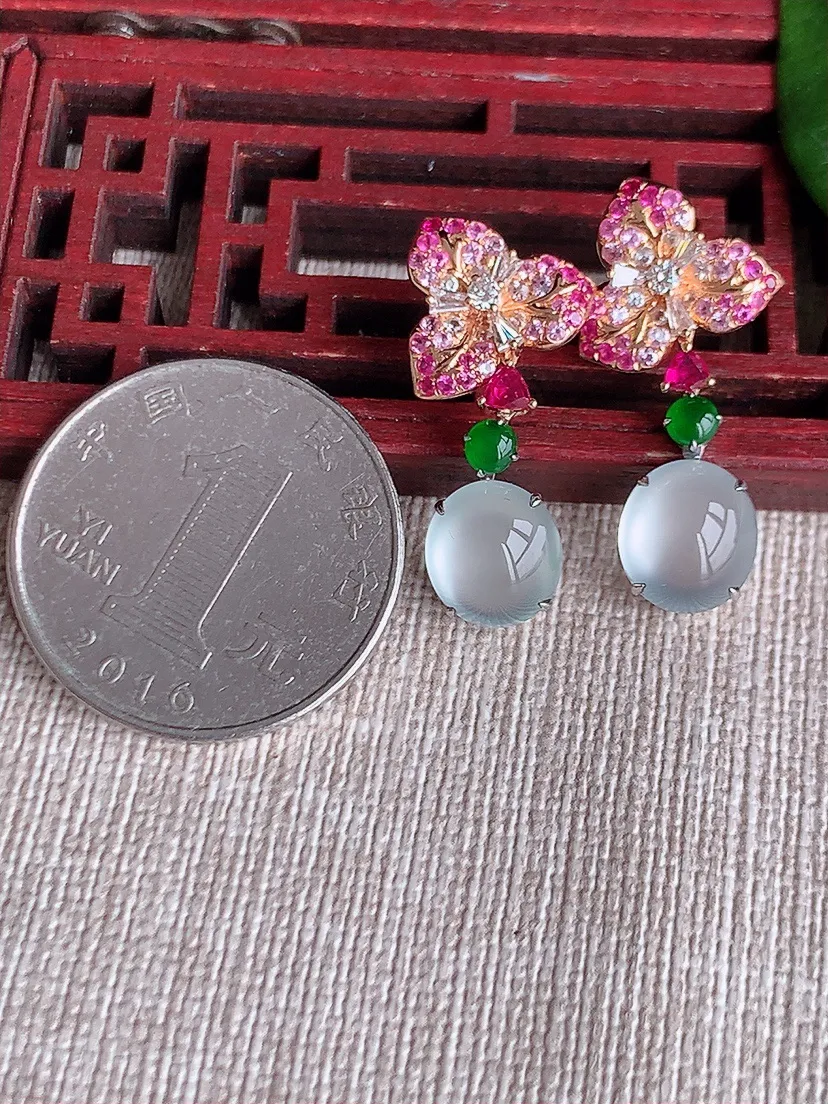 天然A货翡翠18K金伴钻镶嵌白月光蛋面耳坠 尺寸9×8.3×5.2mm 重量6.45g 0604