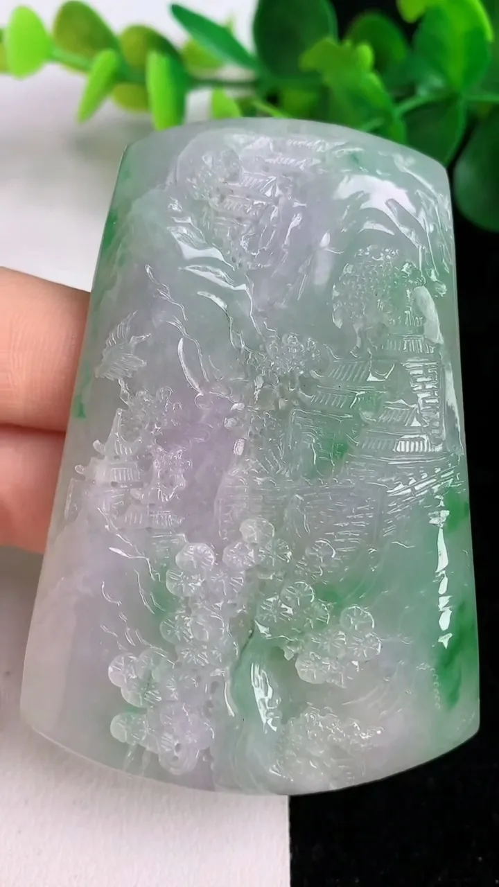 天然A货翡翠山水牌吊坠，尺寸68.6-46.5-6，重量:41.39g
6月6日