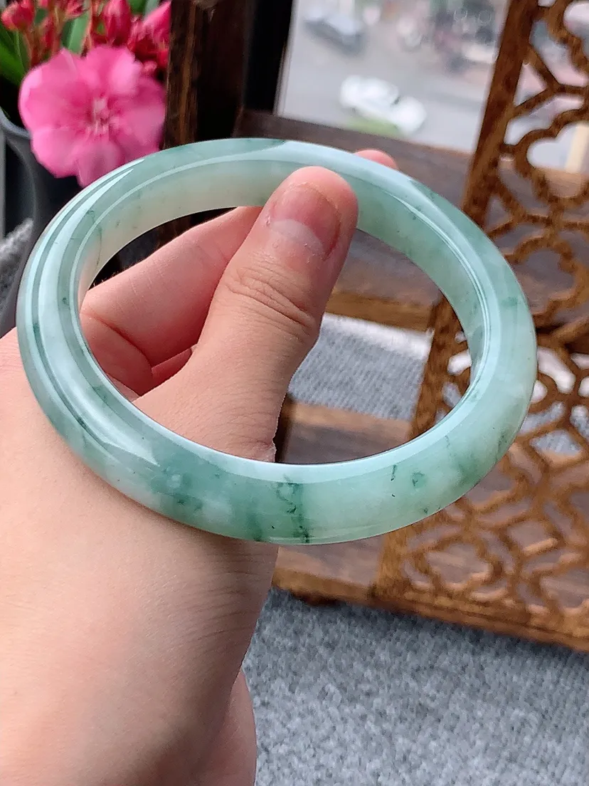 天然A货翡翠飘花厚装正装正圈手镯64-65大圈口尺寸64.8×11×9.5m量73.46g 0604