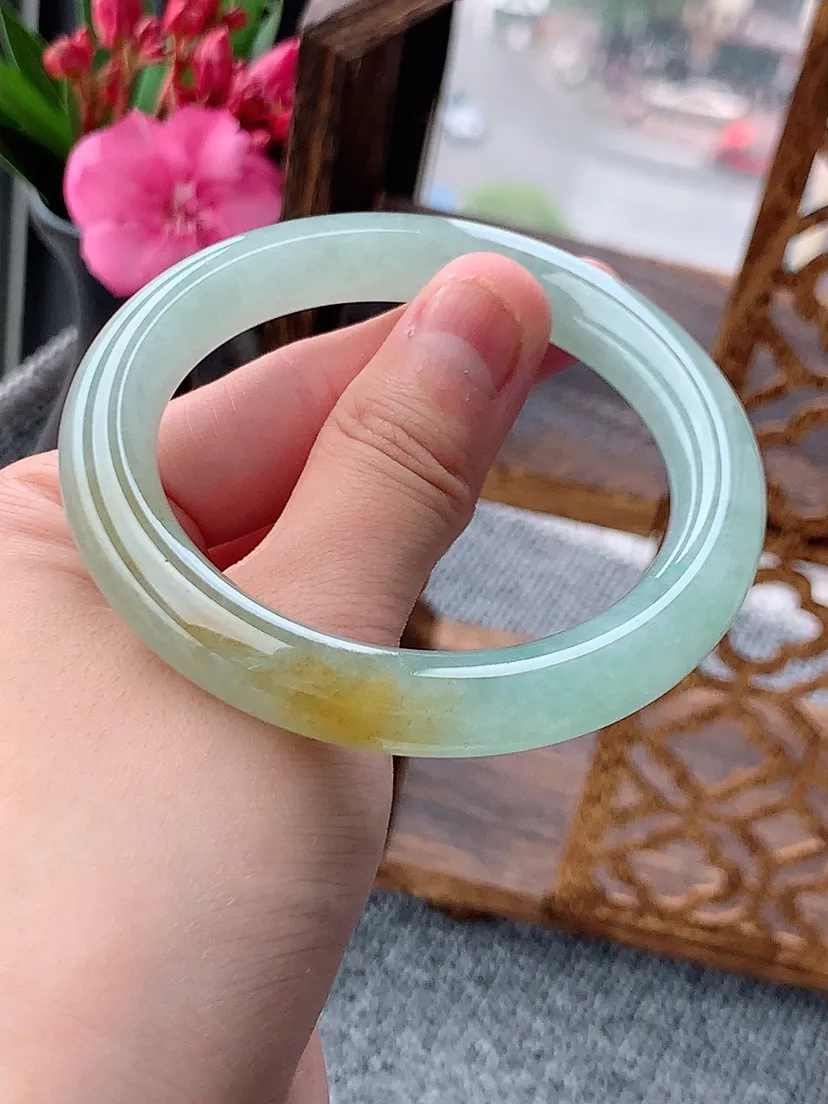 天然A货翡翠飘黄翡圆条手镯54-55圈口尺寸54.7×9.7mm 重量54.37g 0604