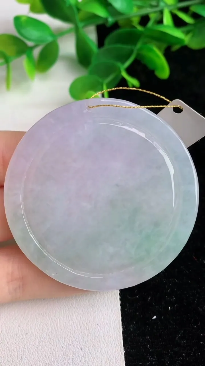 天然A货翡翠紫罗兰山水观音吊坠，尺寸52.7-6.7，重量:37.45g
6月6日