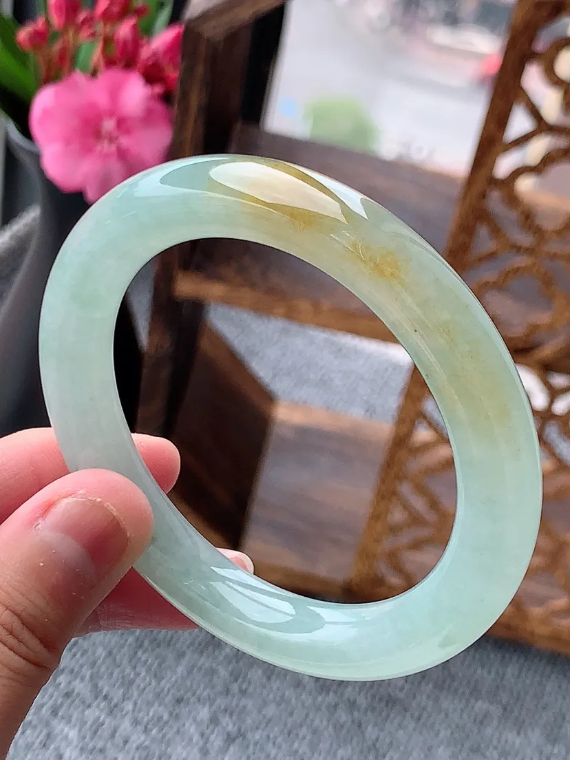 天然A货翡翠飘黄翡圆条手镯54-55圈口尺寸54.7×9.7mm 重量54.37g 0604