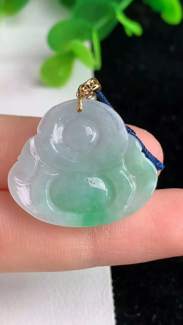 天然A货翡翠佛公吊坠，尺寸23.4-27-4.5，重量:4.38g
6月6日