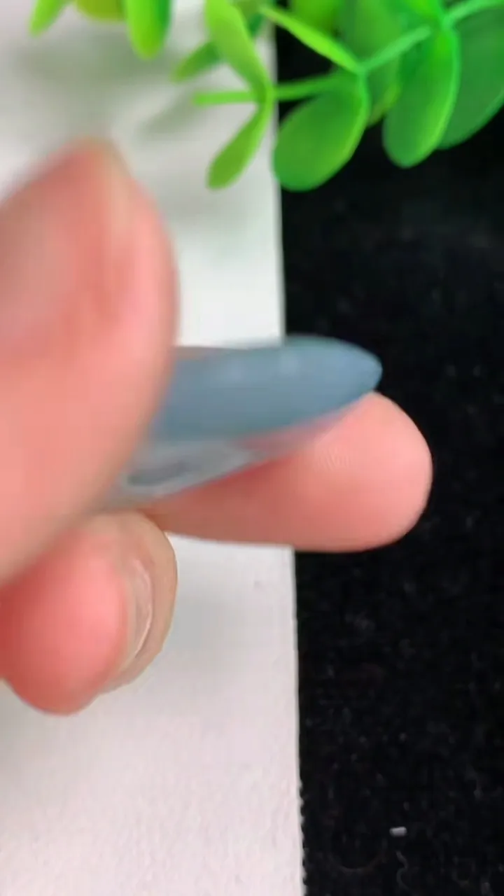 天然A货翡翠飘花平安扣吊坠，尺寸29.7-5.5，重量:9.65g
6月6日