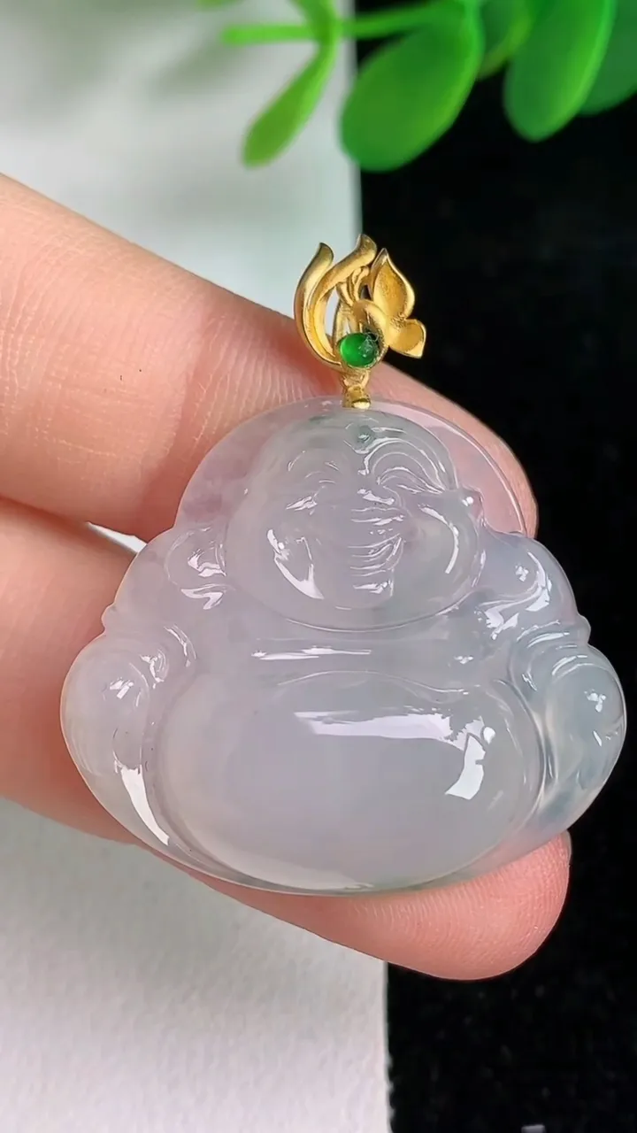 天然A货翡翠18k金飘花佛公吊坠，尺寸27-29.6-5.5，重量:7.48g
6月6日