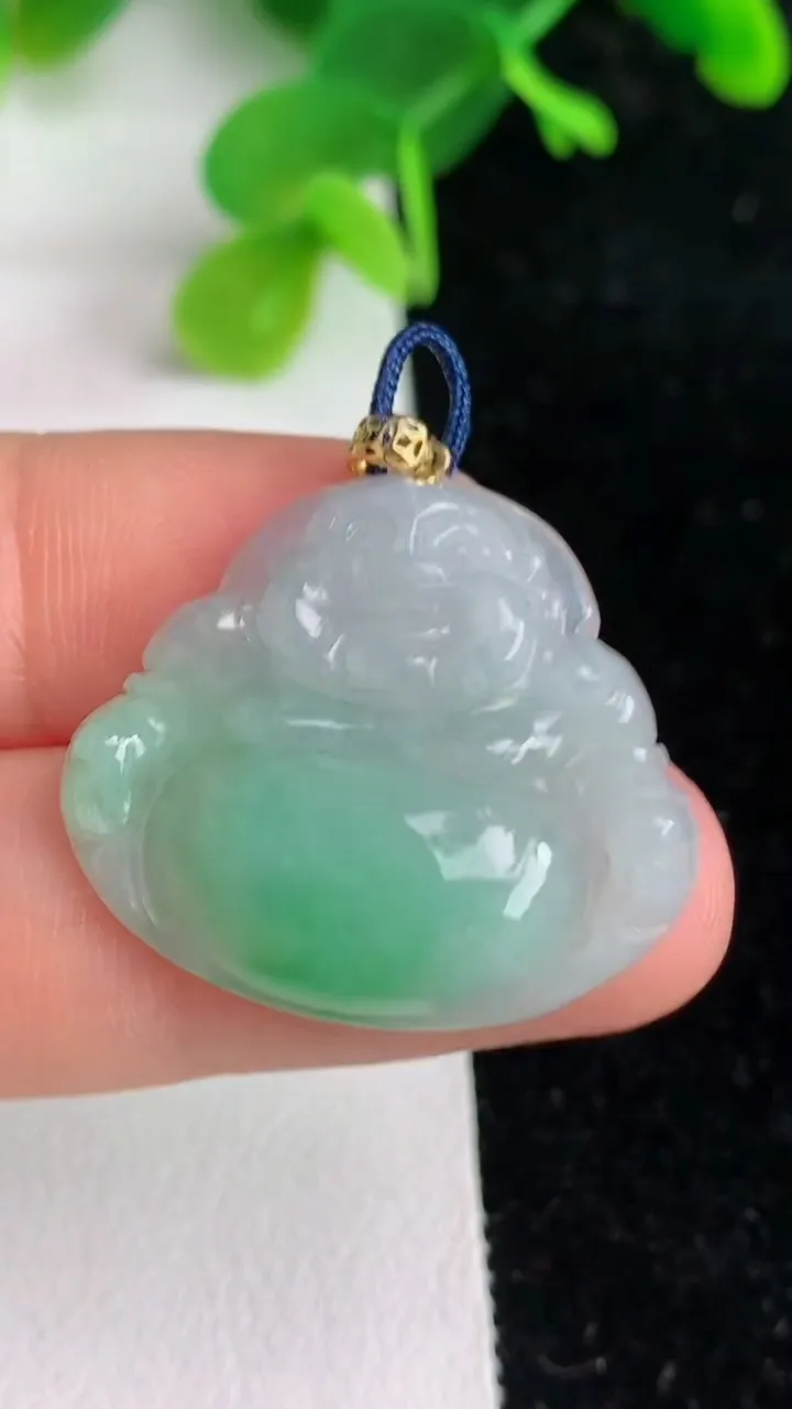 天然A货翡翠佛公吊坠，尺寸23.4-27-4.5，重量:4.38g
6月6日
