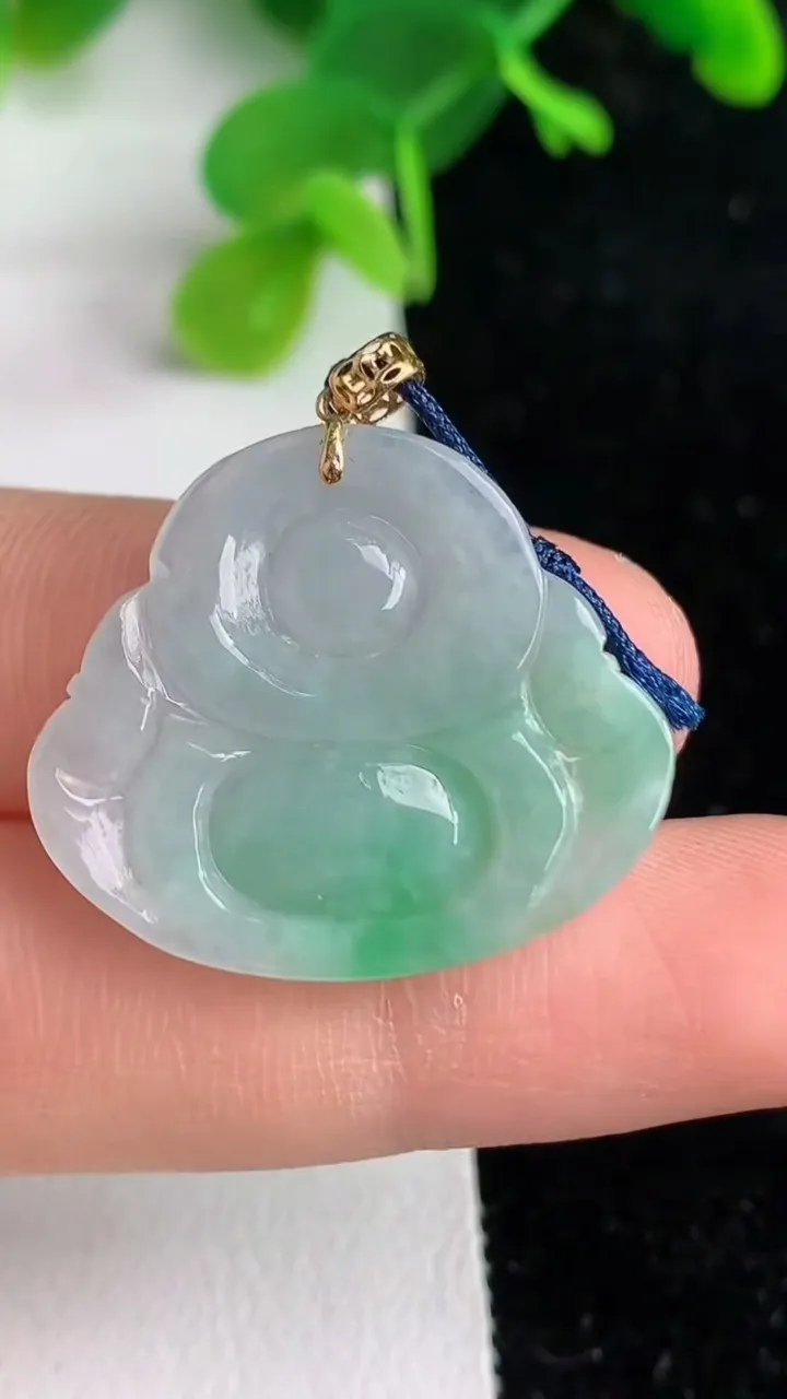 天然A货翡翠佛公吊坠，尺寸23.4-27-4.5，重量:4.38g
6月6日
