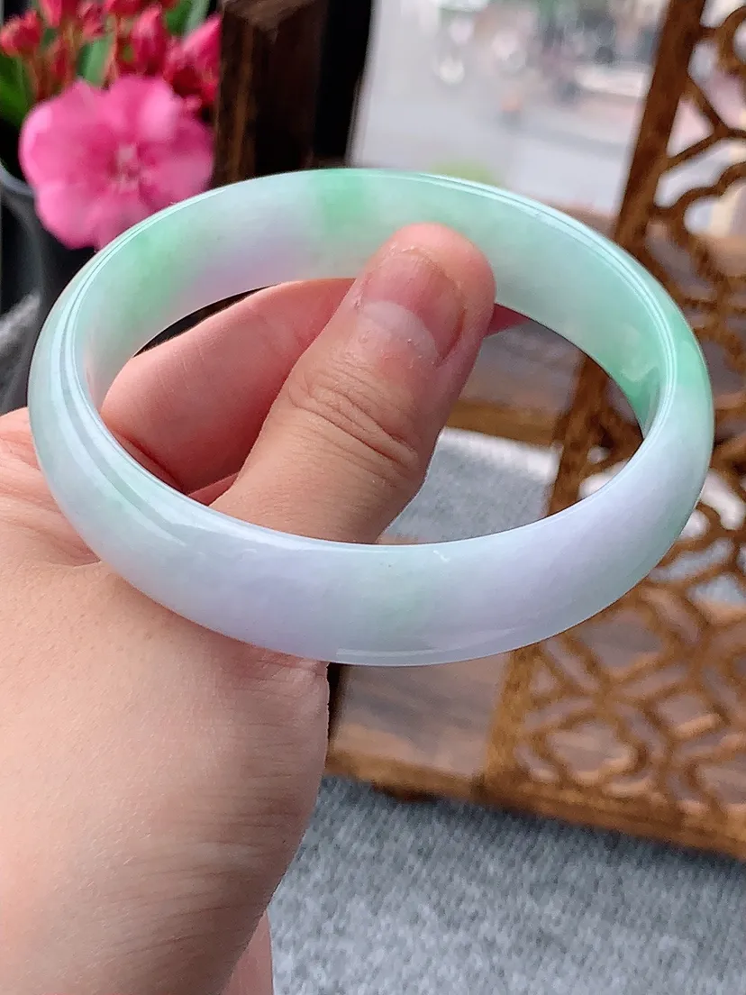 天然A货翡翠春彩紫罗兰飘绿宽边贵妃手镯59-60大圈口尺寸59.5×53×15×6.2m量52.74g 0604