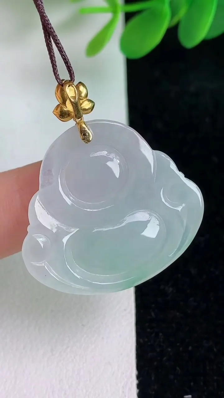 天然A货翡翠佛公吊坠，尺寸27-29.7-5.6，重量:6.89g
6月6日