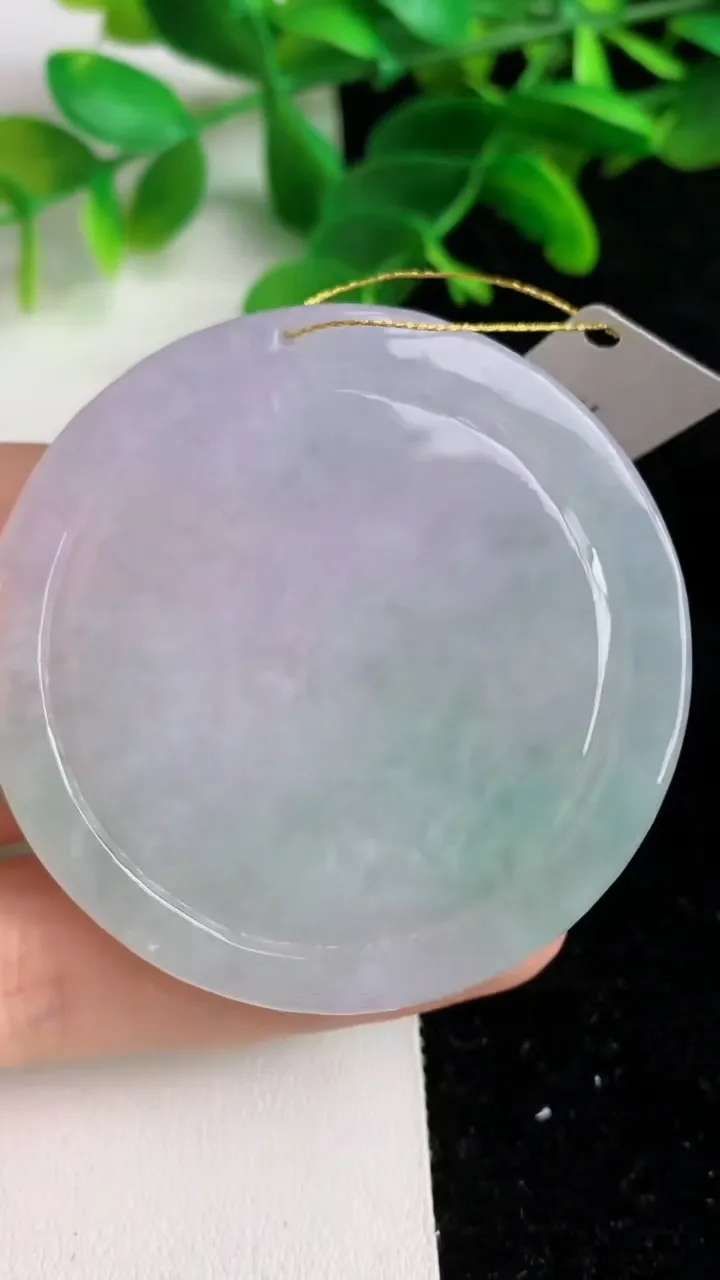 天然A货翡翠紫罗兰山水观音吊坠，尺寸52.7-6.7，重量:37.45g
6月6日