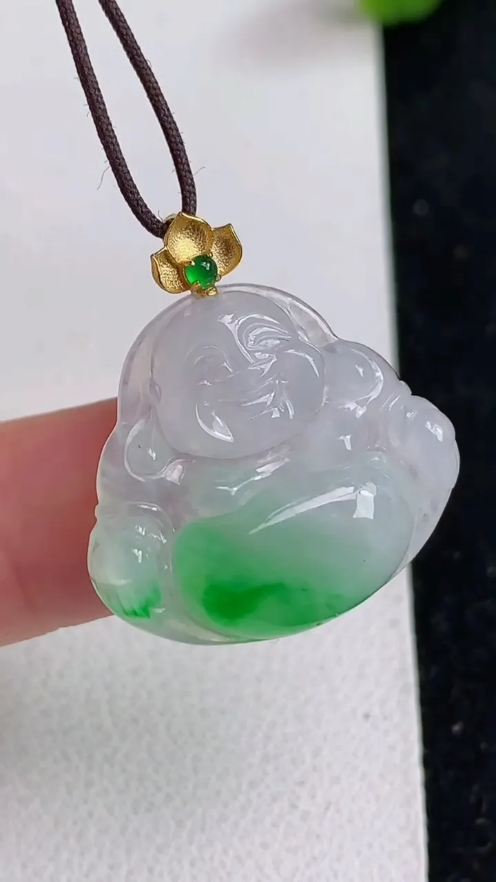 天然A货翡翠佛公吊坠，尺寸19.8-23-4.5，重量:3.40g
6月6日