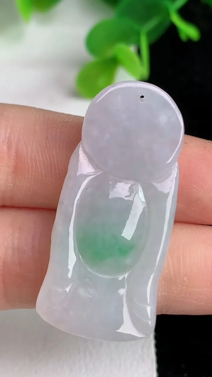 天然A货翡翠佛公吊坠，尺寸37.7-17-4，重量:7.55g
6月6日