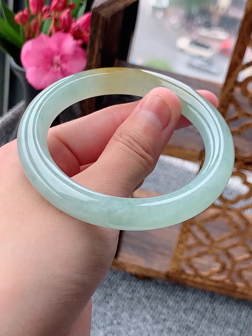 天然A货翡翠飘黄翡圆条手镯54-55圈口尺寸54.7×9.7mm 重量54.37g 0604