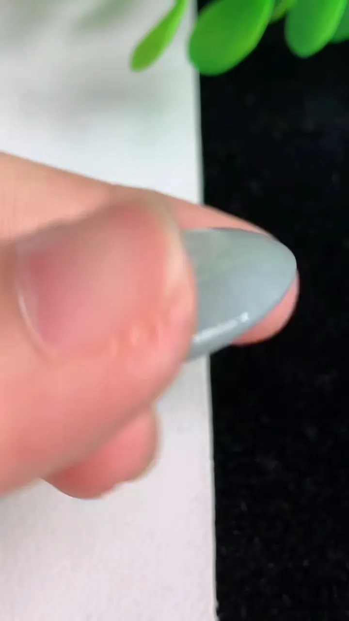 天然A货翡翠飘花平安扣吊坠，尺寸31-5.7，重量:11.14g
6月6日
