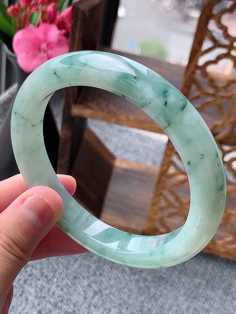 天然A货翡翠飘花厚装正装正圈手镯64-65大圈口尺寸64.8×11×9.5m量73.46g 0604