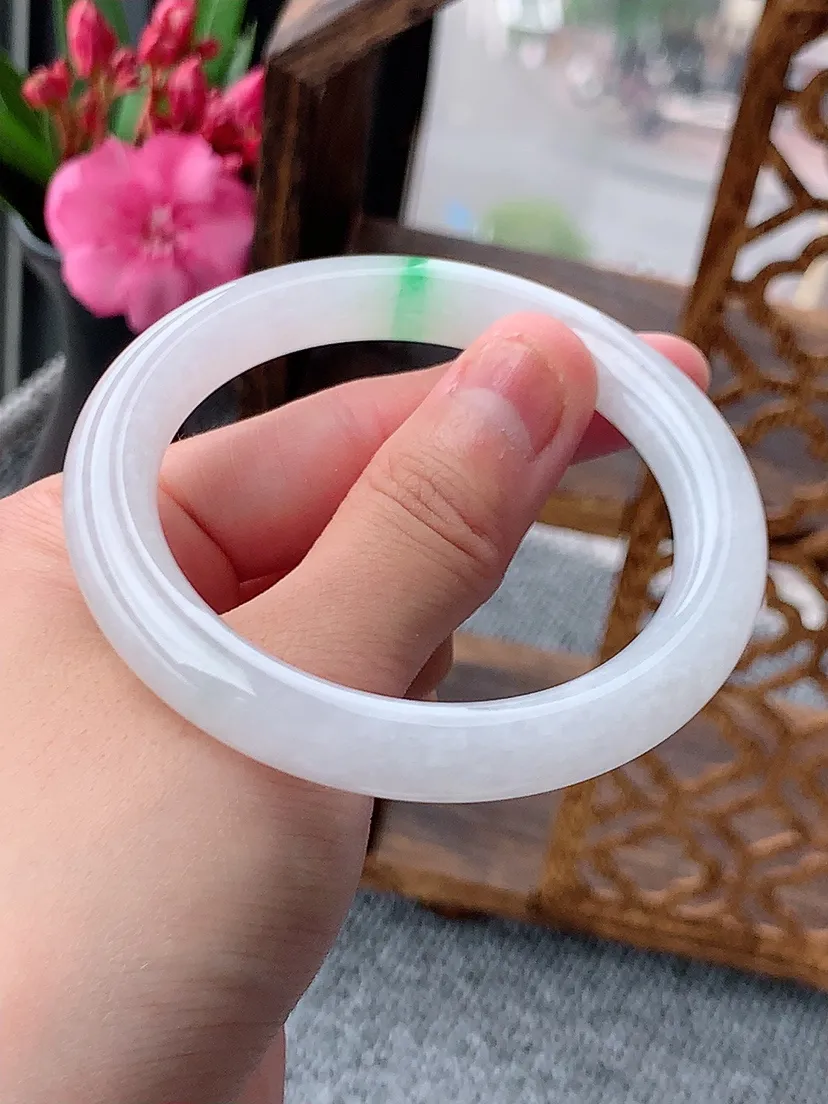 天然A货翡翠飘绿圆条手镯53-54圈口尺寸53.6×8.7mm 重量44.66g 0604