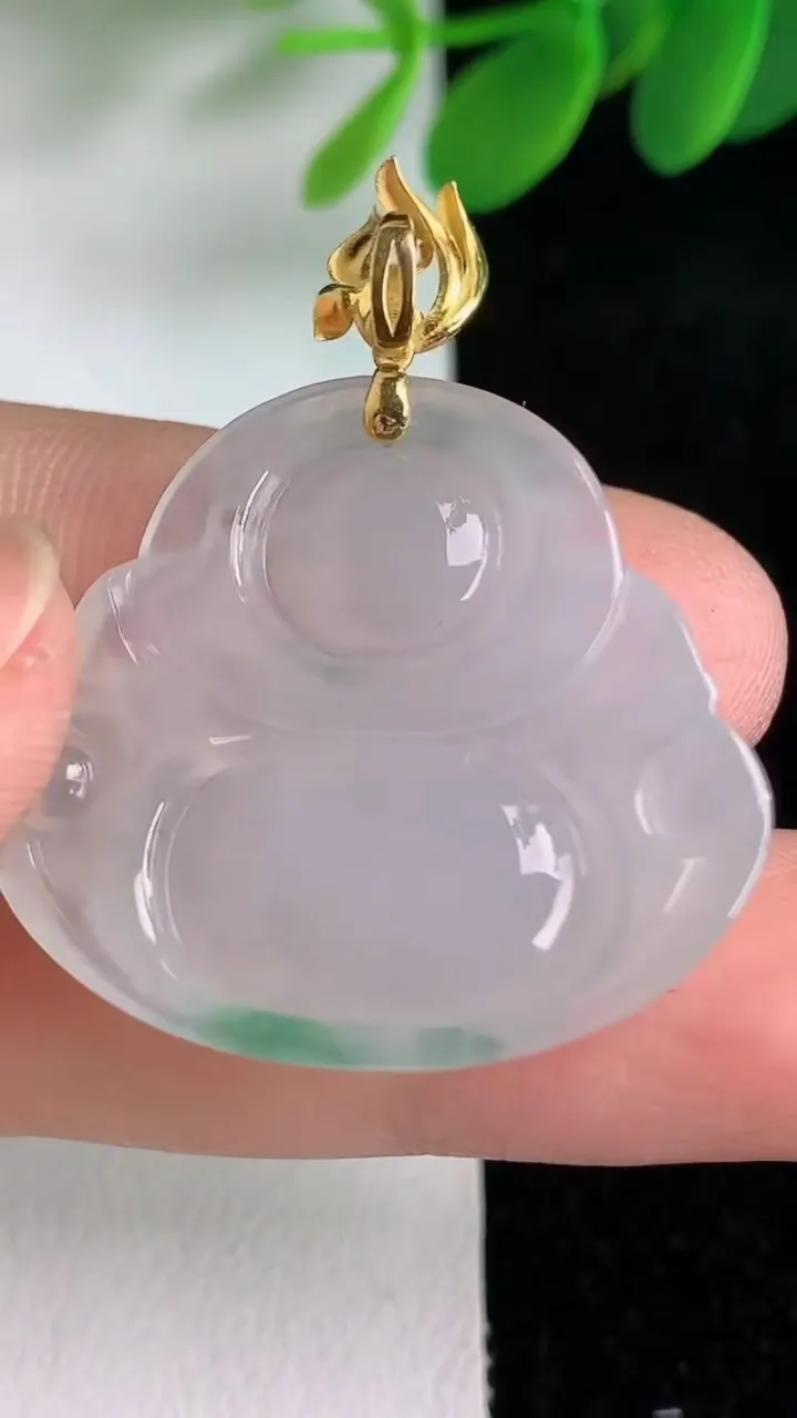 天然A货翡翠18k金飘花佛公吊坠，尺寸27-29.6-5.5，重量:7.48g
6月6日