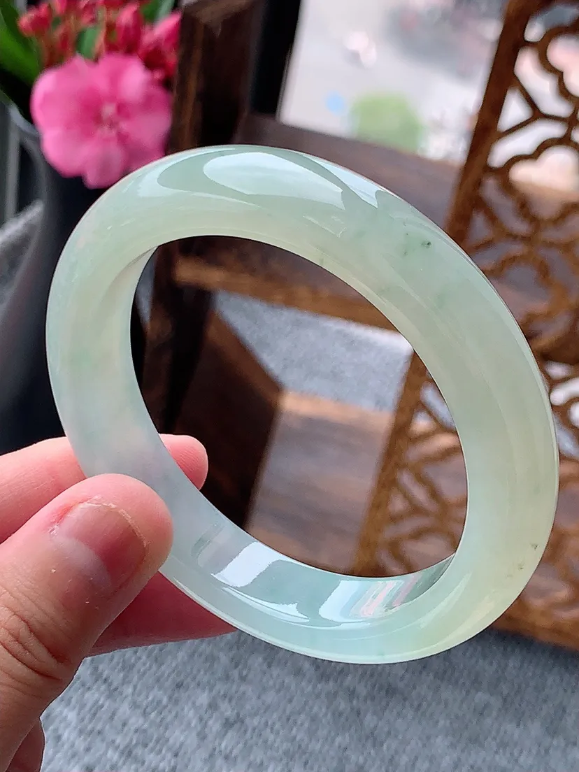 天然A货翡翠飘黄翡飘花正装正圈手镯54-55圈口尺寸54.6×11.6×8.5mm 重量57.81g