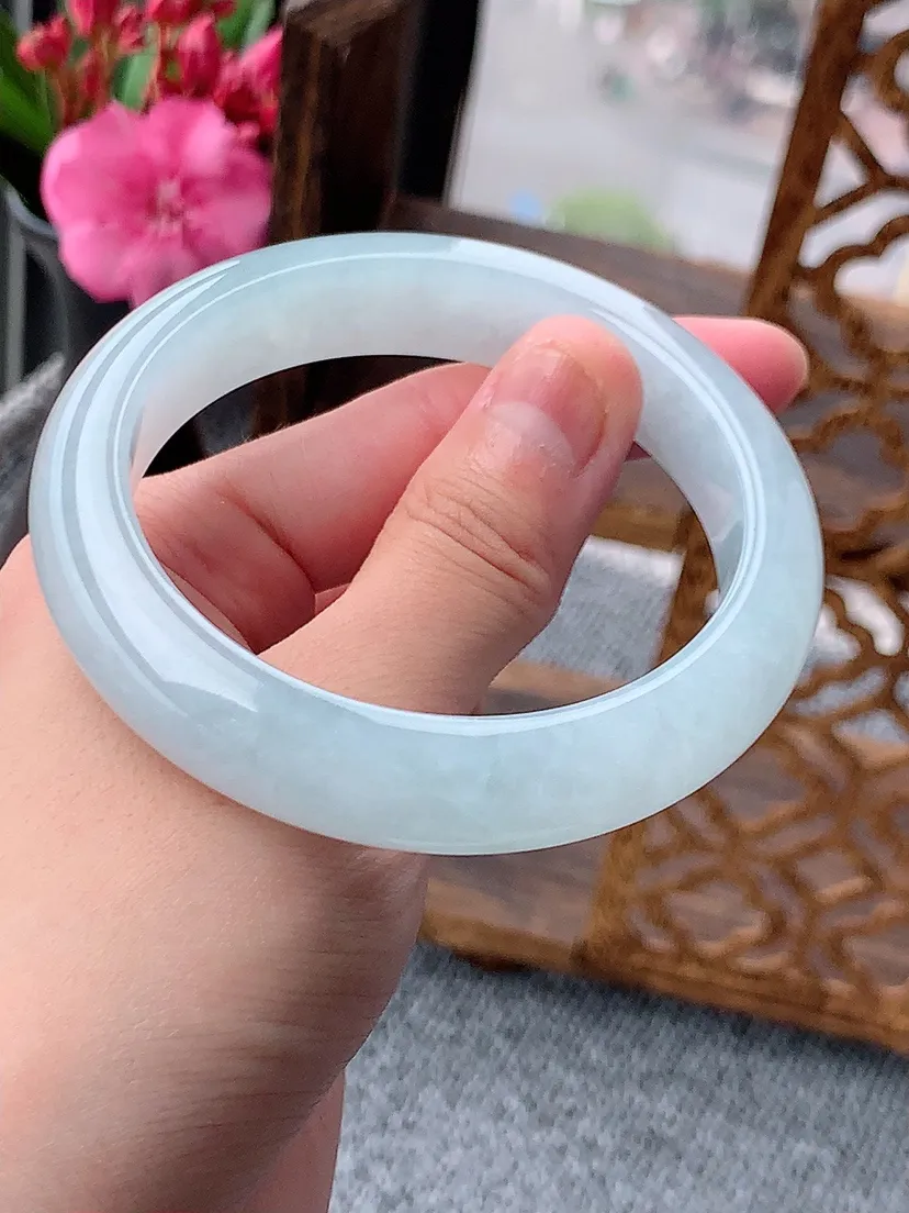 天然A货翡翠冰润正装正圈手镯57-58圈口 尺寸57×12.6×8.8m量66.05g 0604
