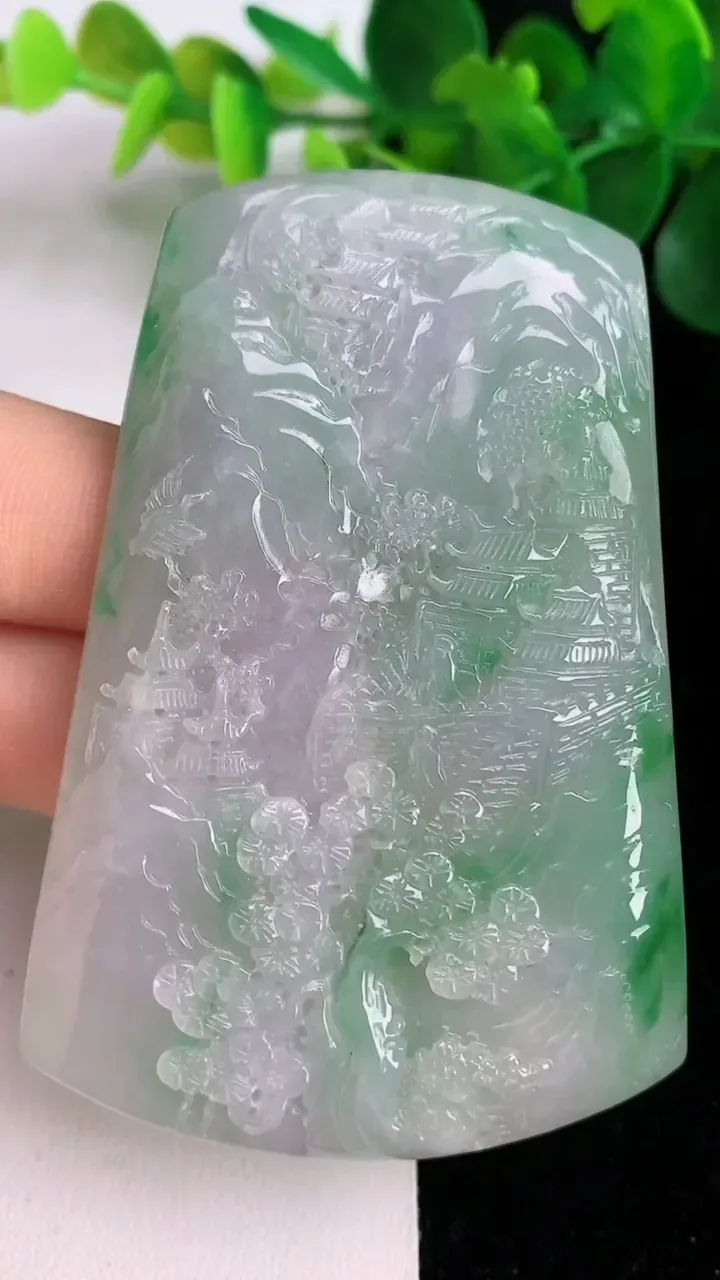 天然A货翡翠山水牌吊坠，尺寸68.6-46.5-6，重量:41.39g
6月6日