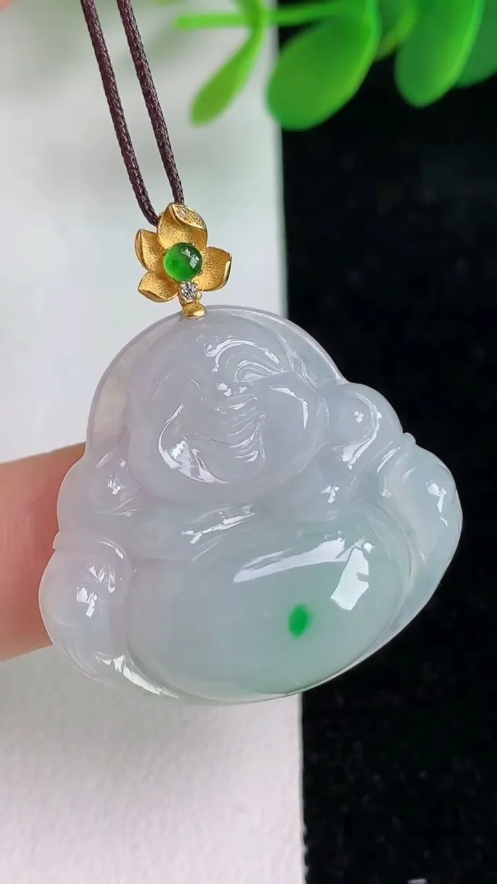 天然A货翡翠佛公吊坠，尺寸27-29.7-5.6，重量:6.89g
6月6日