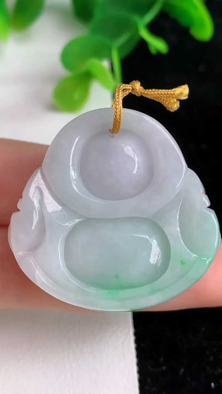 天然A货翡翠佛公吊坠，尺寸34.2-35.3-12.3，重量:22.72g
6月6日