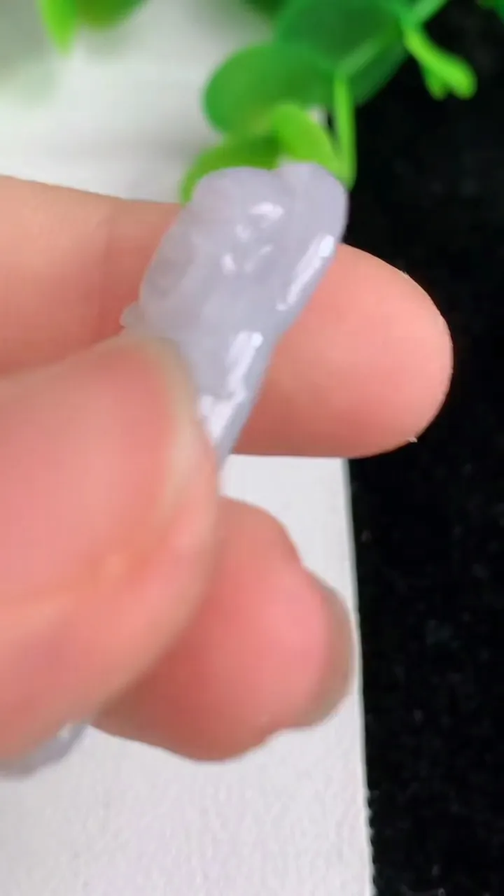 天然A货翡翠佛公吊坠，尺寸37.7-17-4，重量:7.55g
6月6日