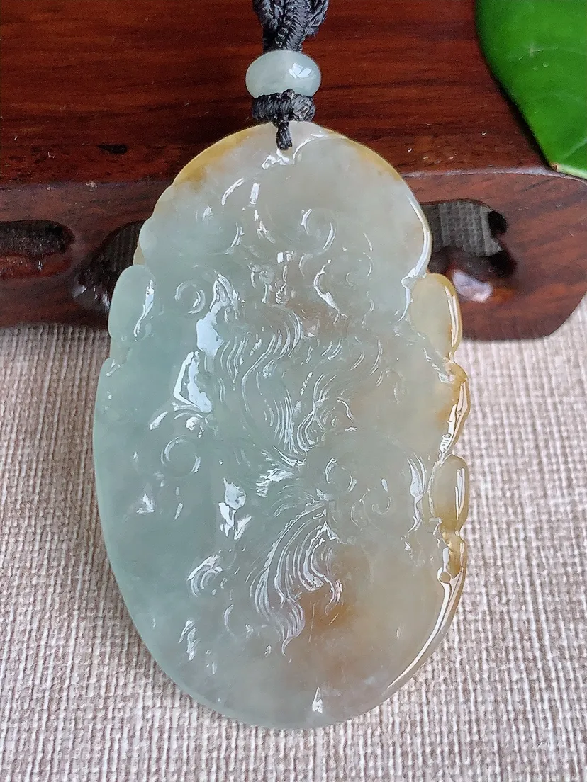 天然A货翡翠飘黄翡凤凰吊坠尺寸55.7×34.2×8m量30.95g 0606